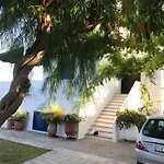 Costa Haraki